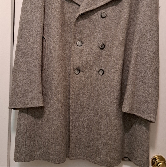 Men's Heavy Wool Coat - Picture 3 of 6